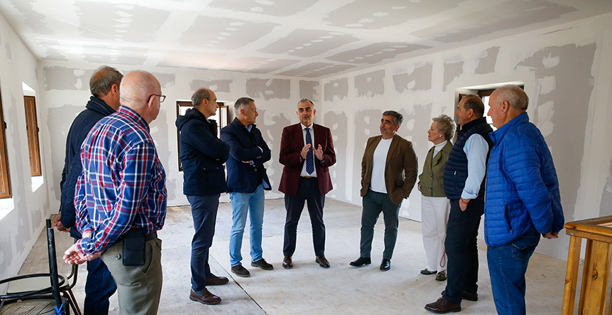 Fomento invierte m�s de 50.000 euros en la reforma de la antigua Casa de los Maestros de Bolmir
