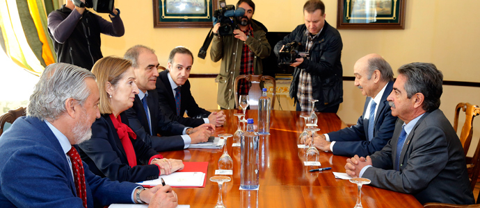 Fomento se compromete a poner en marcha el tren de altas prestaciones Santander-Madrid para 2020