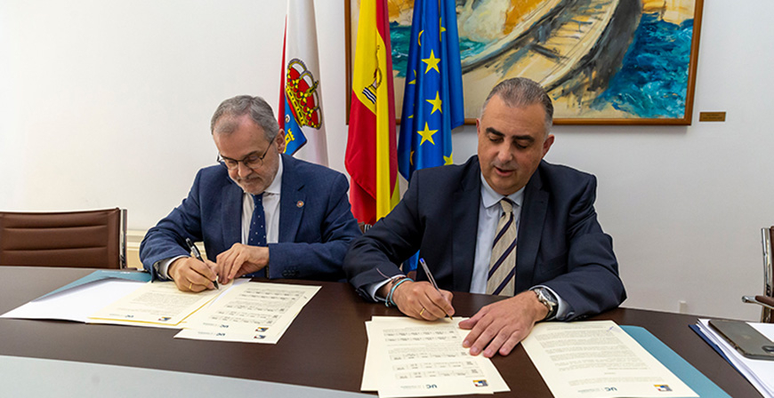Fomento y UC firman un convenio para desarrollar actividades en el Observatorio Astronmico de Cantabria, en Valderredible, durante todo el ao 