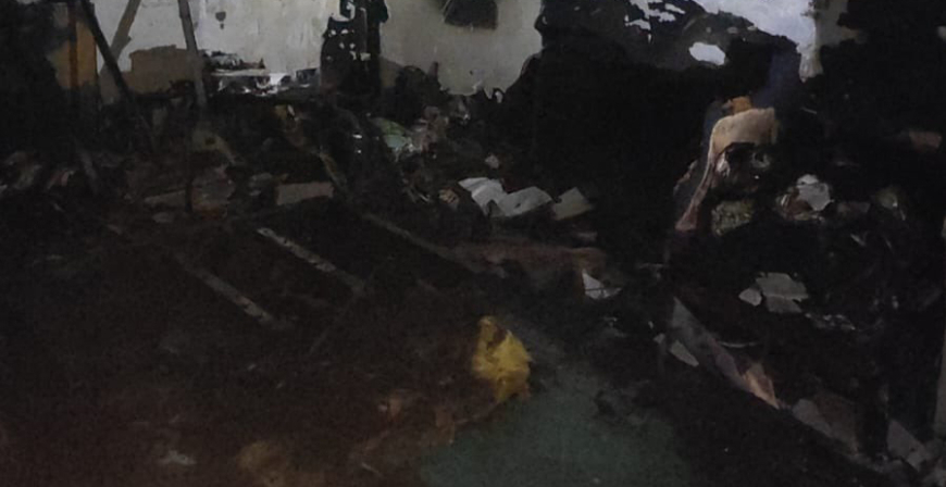 El fuego arrasa una vivienda de la calle Real de Matamorosa