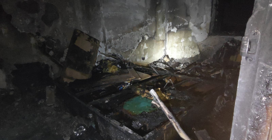 El fuego arrasa una vivienda de la calle Real de Matamorosa