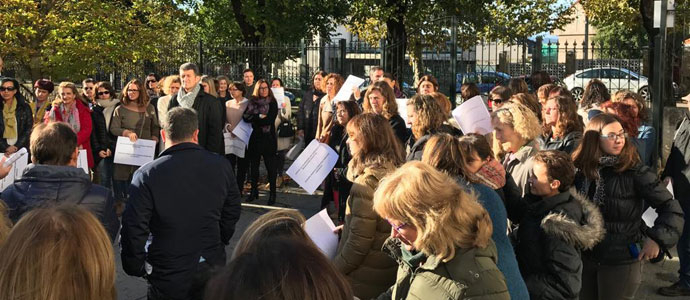 Los funcionarios de Justicia de Cantabria se concentran en las Salesas