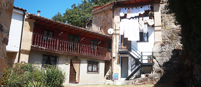 La Fundacin Botn llega a Valderredible para estudiar su arquitectura tradicional