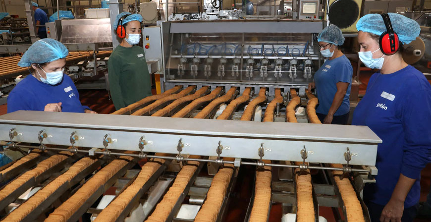 Galletas Gulln estabiliza los 2.100 puestos de trabajo directos y refuerza la calidad del empleo