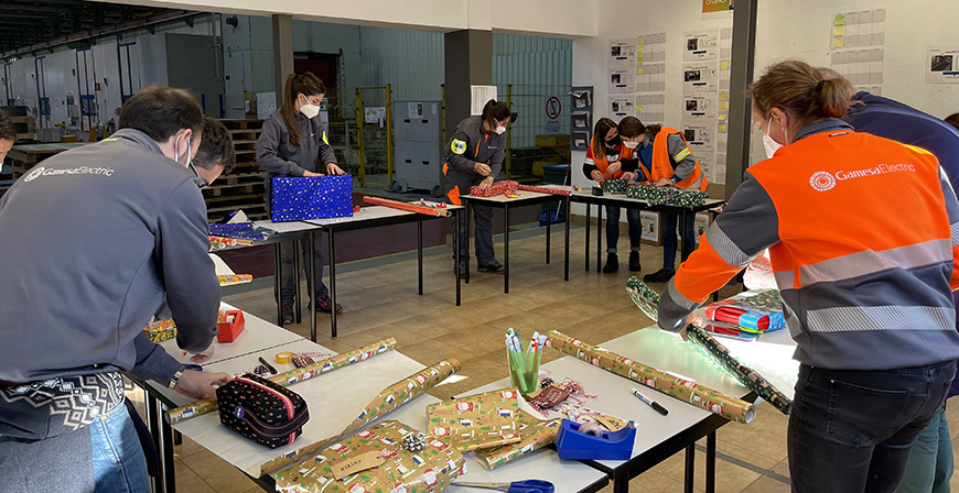 Gamesa Electric recibe la Navidad con campaas solidarias y talleres decorativos 