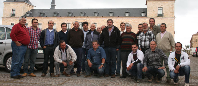 Ganaderos de Valderredible visitaron la feria de Demoagro