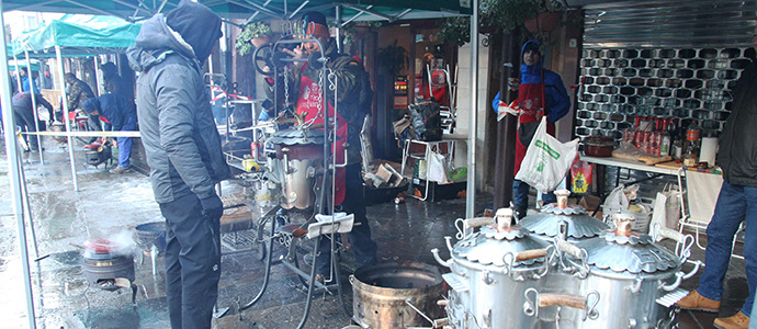 Gastronoma y folclore para combatir el fro en el da del patrn