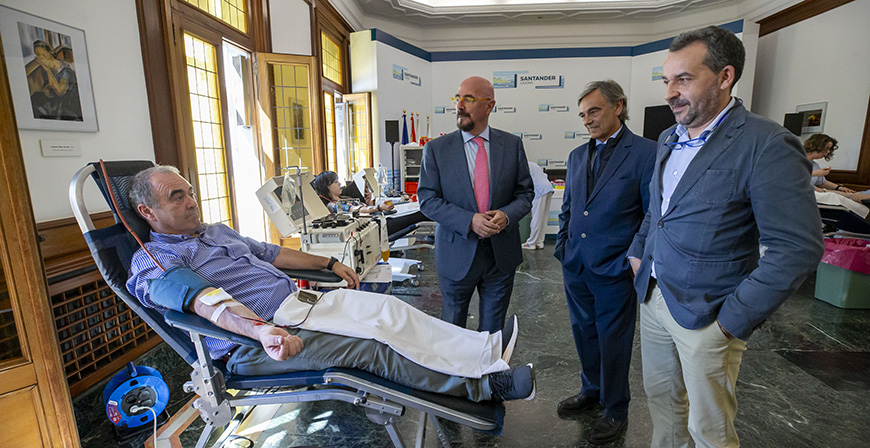 El Gobierno anima a los cntabros a donar plasma para aumentar la autosuficiencia en medicamentos hemoderivados que se fabrican con este tipo de donacin