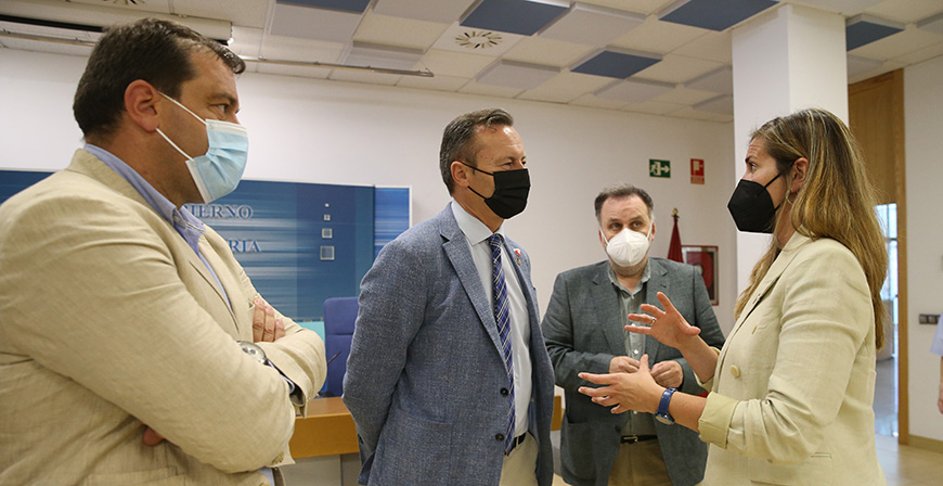 El Gobierno apoya el proyecto 'Mares Circulares' para visibilizar el problema de la contaminacin marina