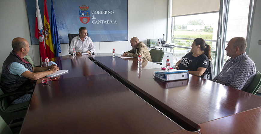 Gobierno y Asociacin Canina de Cantabria estudian vas de colaboracin para fomentar la mejora de las razas caninas puras
