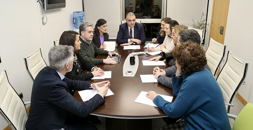 Gobierno de Cantabria y Aqualia buscan fondos europeos para mejorar la eficiencia del ciclo urbano del agua en 47 municipios