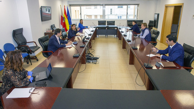 El Gobierno de Cantabria y los ayuntamientos coordinan acciones conjuntas contra el coronavirus 