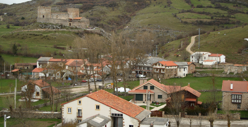 Gobierno de Cantabria y Campoo de Suso financian la pavimentacin de caminos y viales en once pueblos del municipio