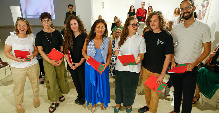 El Gobierno de Cantabria el cat�logo de los Premios Nacionales Pancho Coss�o