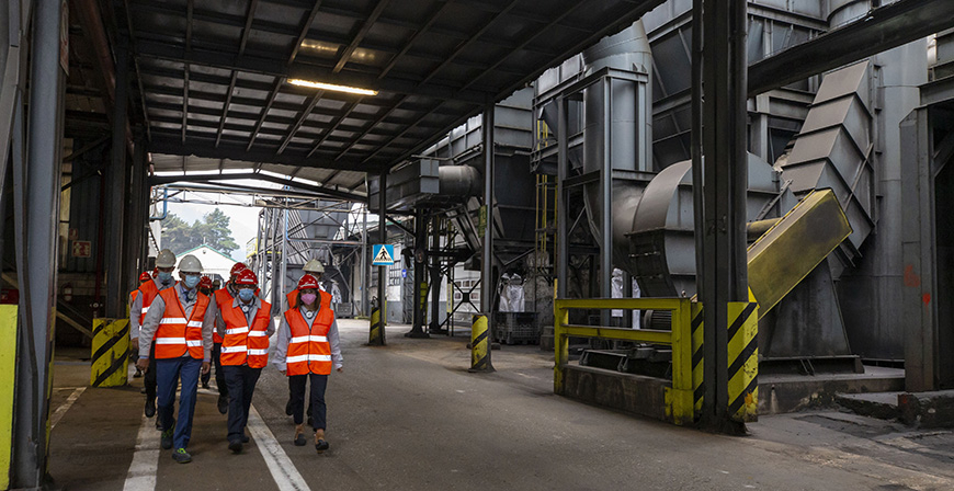 El Gobierno de Cantabria concede una ayuda de 6,2 millones a Nissan en Los Corrales para apoyar su Plan de Ultra Competitividad