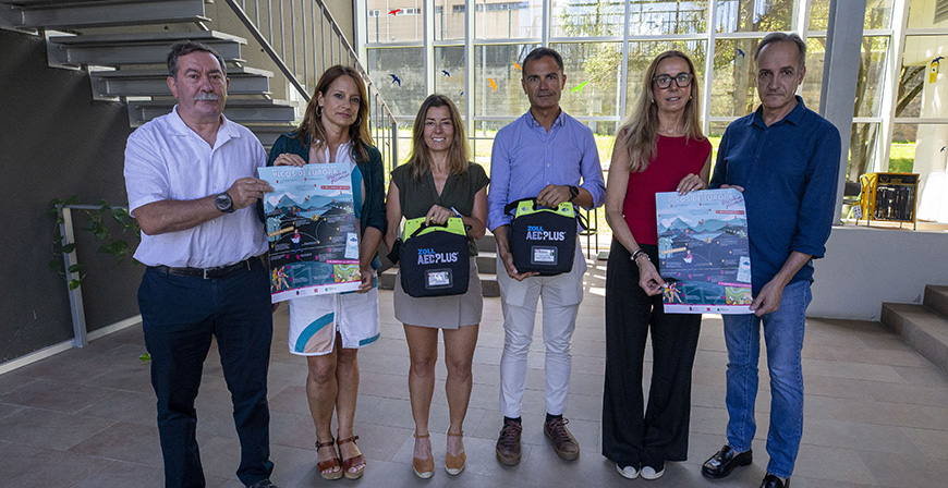 El Gobierno de Cantabria dona dos desfibriladores a la FCDME para su uso en Picos de Europa