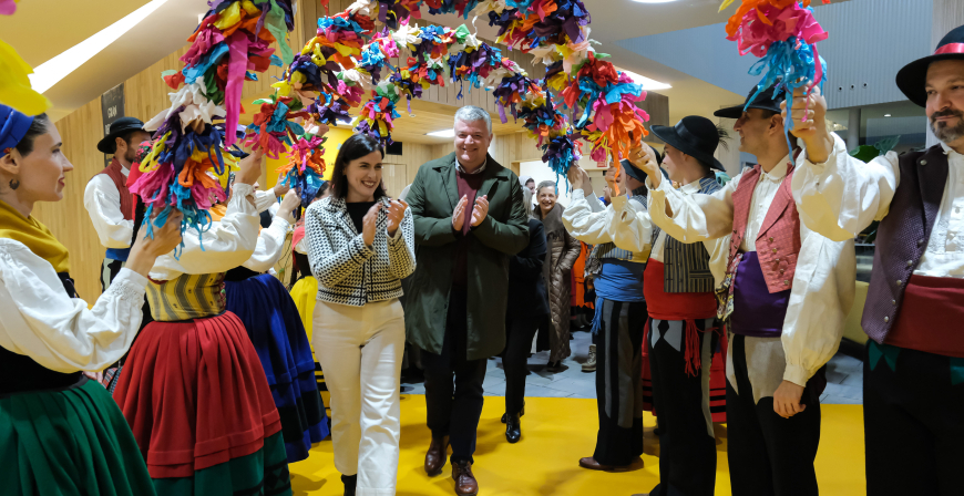 El Gobierno de Cantabria felicita a la Agrupaci�n Folcl�rica Coros y Danzas de Santander por su 75 aniversario