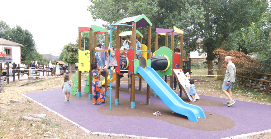 El Gobierno de Cantabria financia con 40.000 euros la instalaci�n de un nuevo parque infantil en Suano