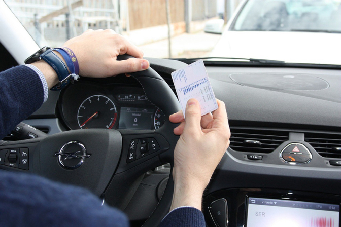 El Gobierno de Cantabria ofrece una ayuda de 200 euros para facilitar la obtencin del carnet de conducir a los jvenes de 16 a 30 aos