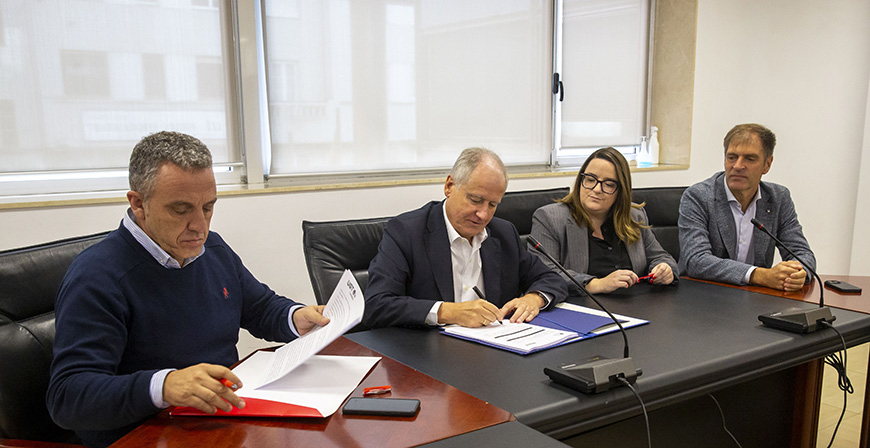 El Gobierno de Cantabria pone en marcha el I Plan de Empleo para mayores de 45 aos, con una inversin de ms de 100 millones de euros