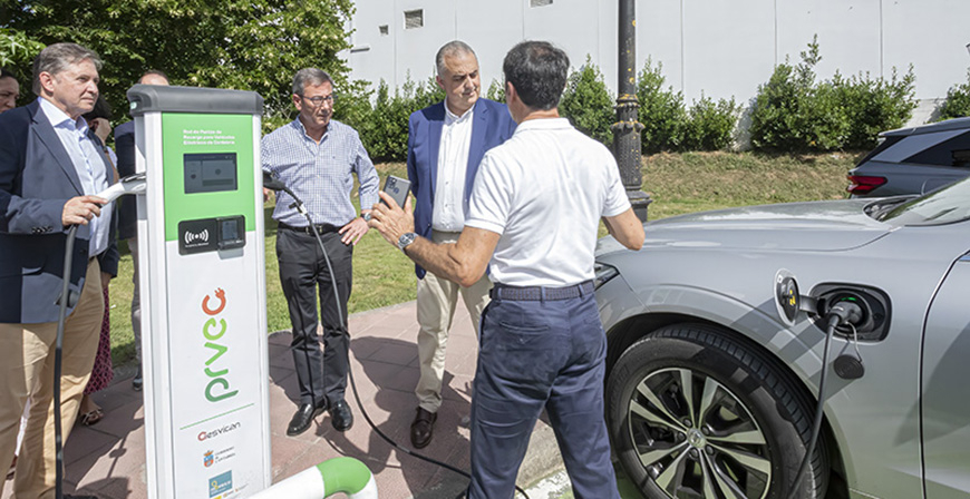 El Gobierno culmina la implantaci�n de puntos de recarga para veh�culos el�ctricos en los 102 municipios de Cantabria