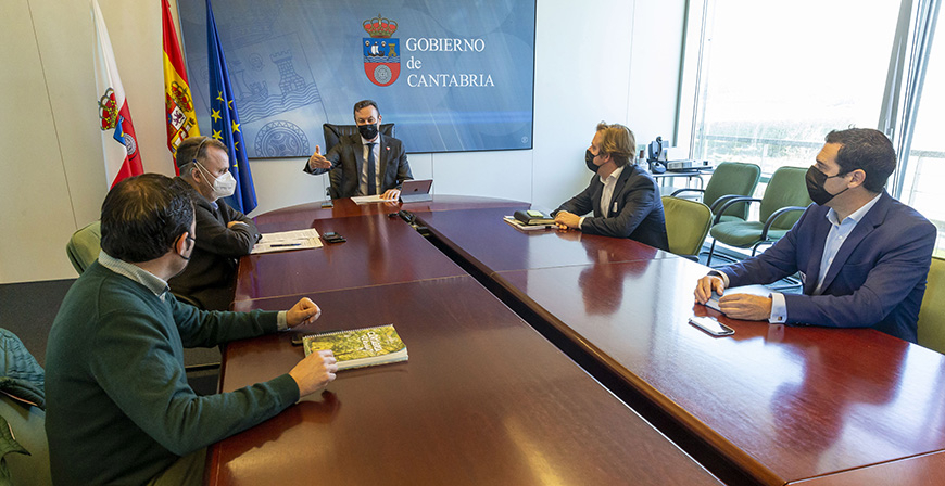 Gobierno y la Federacin de Municipios de Cantabria coordinarn los procedimientos de solicitud de actuaciones de control de lobo