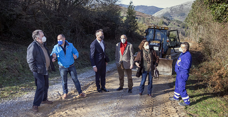 El Gobierno incrementa las ayudas a los ayuntamientos cntabros para que mejoren sus infraestructuras agrarias