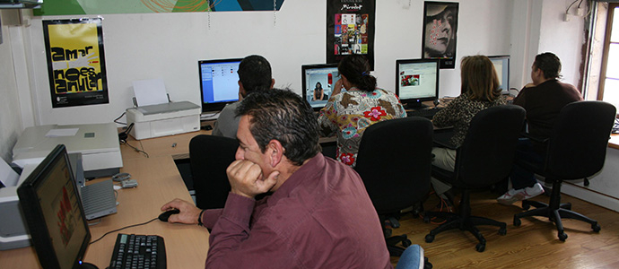 El Gobierno mejorar el equipamiento de los telecentros de Matamorosa, Celada Marlantes y Villar