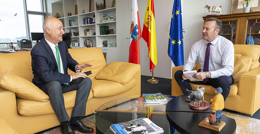 El Gobierno regional acondiciona la pista que conecta Fuentes con Brcena Mayor tras los ltimos temporales