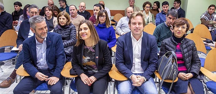 El Gobierno regional anima a los municipios a sumarse a sus contratos marco para reducir burocracia y ahorrar en gastos