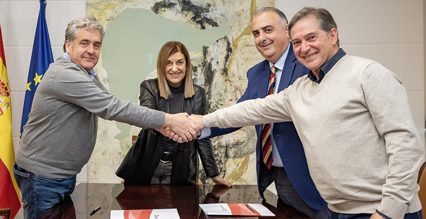 Gobierno regional y Ayuntamiento de Reinosa formalizan la cesi�n de cinco viviendas para alquiler asequible