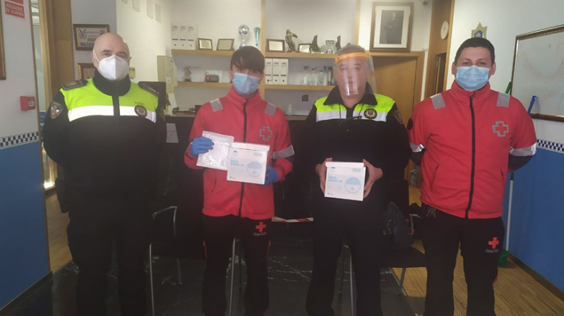 El Gobierno regional dota a los policas locales con 1.200 mascarillas de proteccin