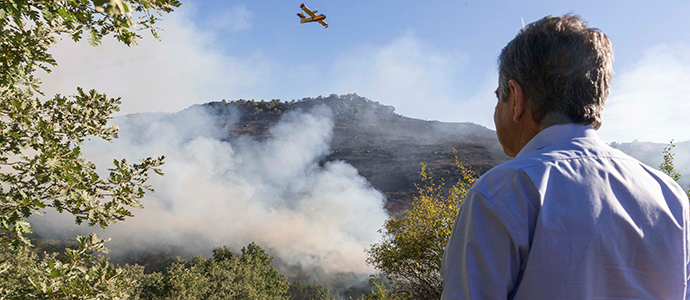 El Gobierno regional espera que el incendio de Valderredible quede controlado esta tarde