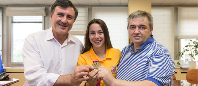 El Gobierno regional felicita a Athenea del Castillo por el triunfo de la Sub 19 femenino