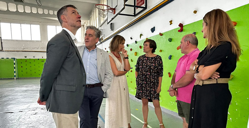 El Gobierno regional invertir� unos 50.000 euros en mejorar el pabell�n del IES Montesclaros de Reinosa 