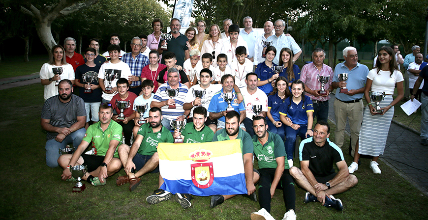 El Gobierno regional se compromete a difundir, proteger y potenciar los bolos, el deporte autctono por antonomasia