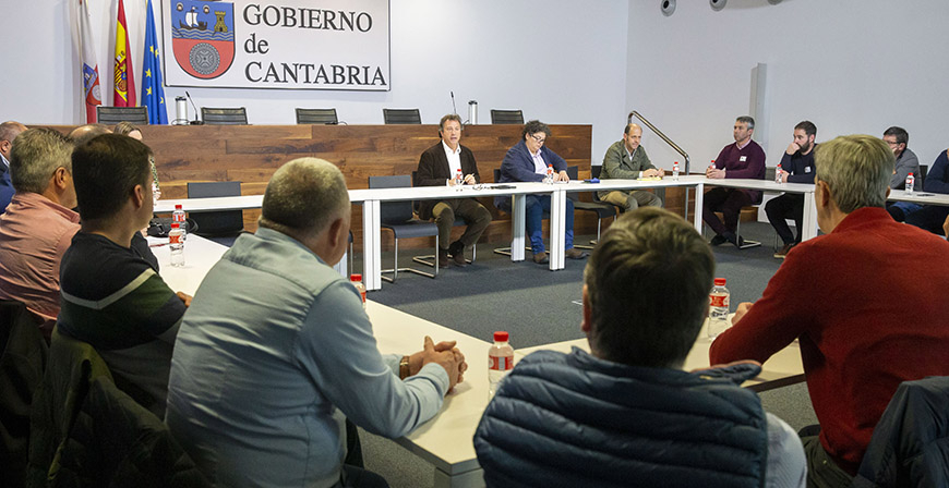 El Gobierno regional trabaja con el sector lcteo en el diseo de una estrategia para mejorar su competitividad y rentabilidad