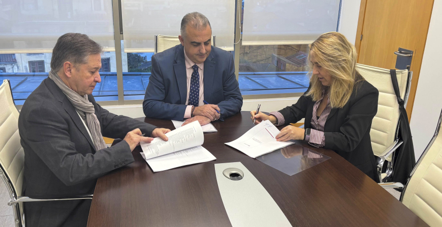 Gobierno y trabajadores de Gesvican suscriben el primer convenio colectivo propio de la empresa pblica