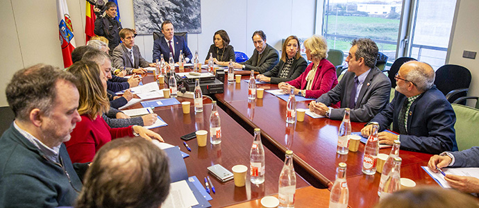 El Gobierno trabajar con los agentes sociales para desarrollar medidas transversales 