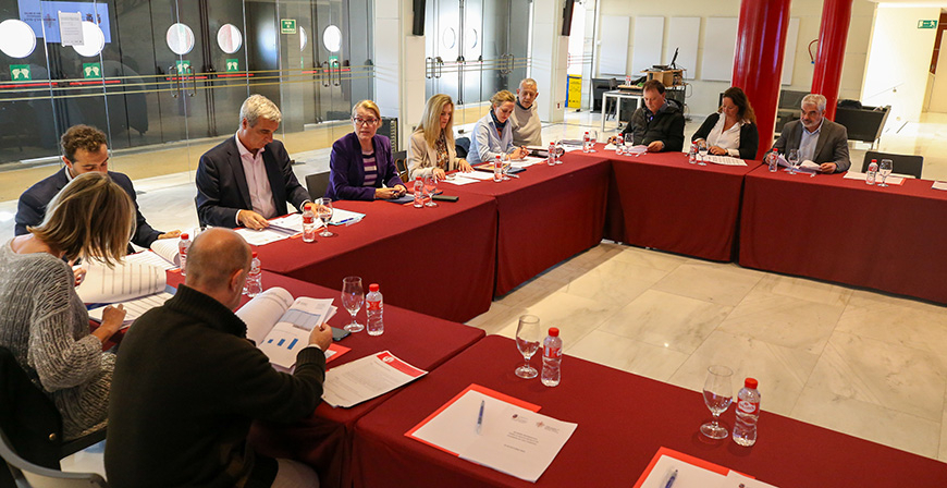 El Gobierno trabajar de manera conjunta con el sector en un nuevo decreto que regule las viviendas de uso turstico en Cantabria
