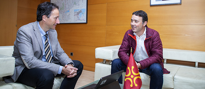 Gochicoa aborda con Fernando Franco la renovacin de viales para mejorar la comunicacin en Valdeolea 