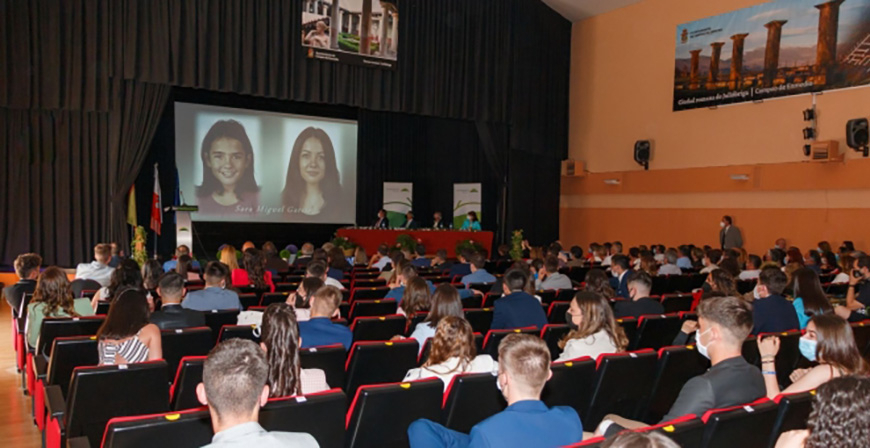 Una graduacin pendiente