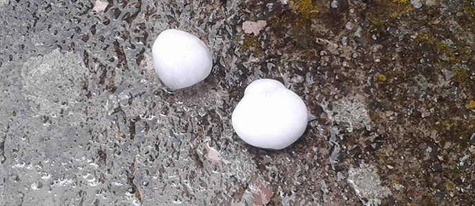 Granizos ms grandes que canicas en Fontecha