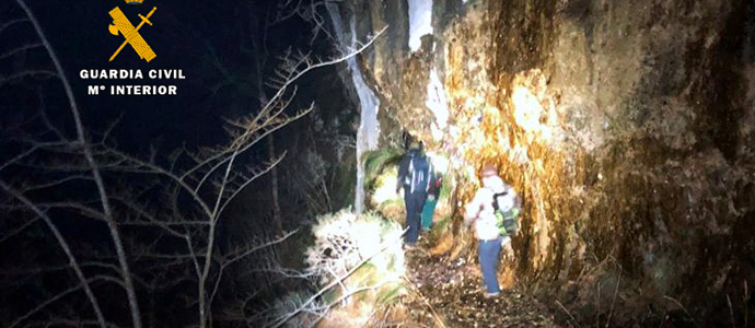 El GREIM rescata a dos senderistas que llevaban tres horas desorientados en Picos de Europa