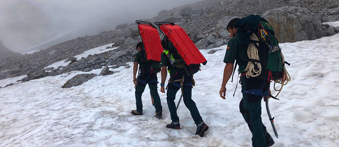 El GREIM rescata a una montaera en una compleja operacin nocturna, con niebla y nieve, en Picos de Europa