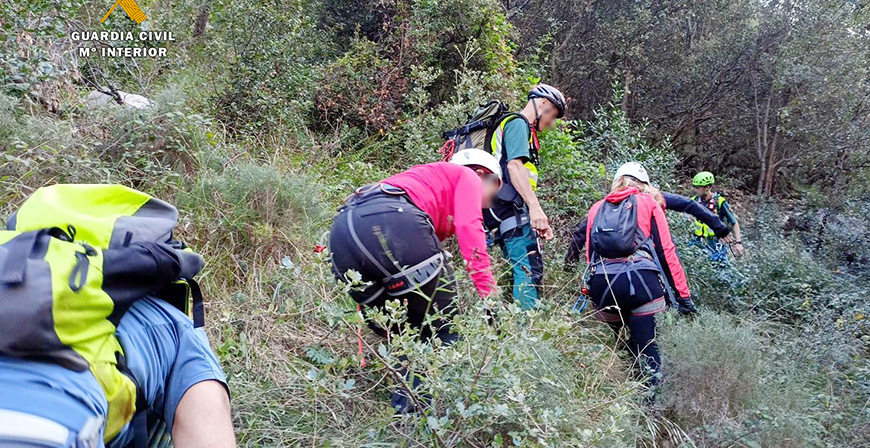 El GREIM rescata a seis personas desorientadas en la va ferrata de la Hermida