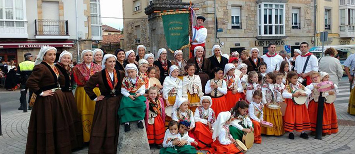 El Grupo de Danzas La Cagiga inicia un nuevo curso