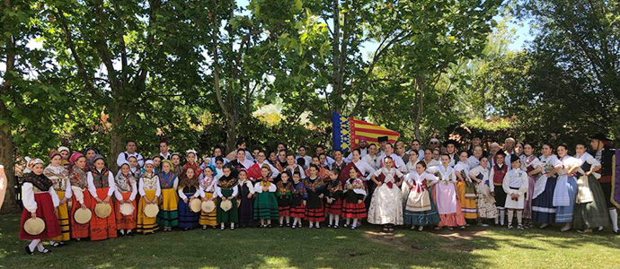 El Grupo de Danzas San Sebastin de Reinosa mostr su arte en Logroo