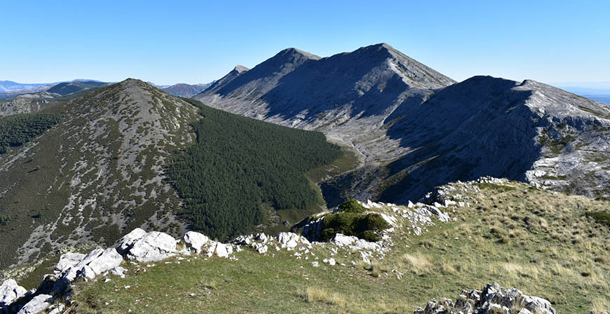 El Grupo de Montaa Pico Cordel realiz una ruta entre el Santuario de la Virgen del Brezo y Velilla del Ro Carrin