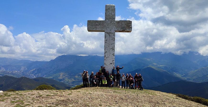El Grupo de Montaa Pico Cordel visita Libana